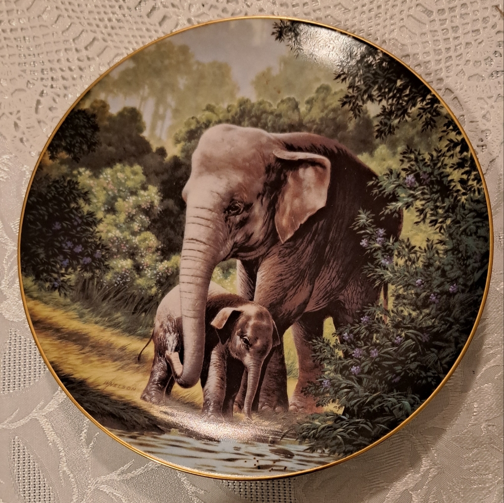 VINTAGE W.L. George,  Decorator plate.